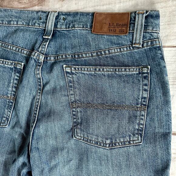 L.L. Bean Stright leg Classic fit denim blue jeans short size 33 x 29 - Picture 8 of 9